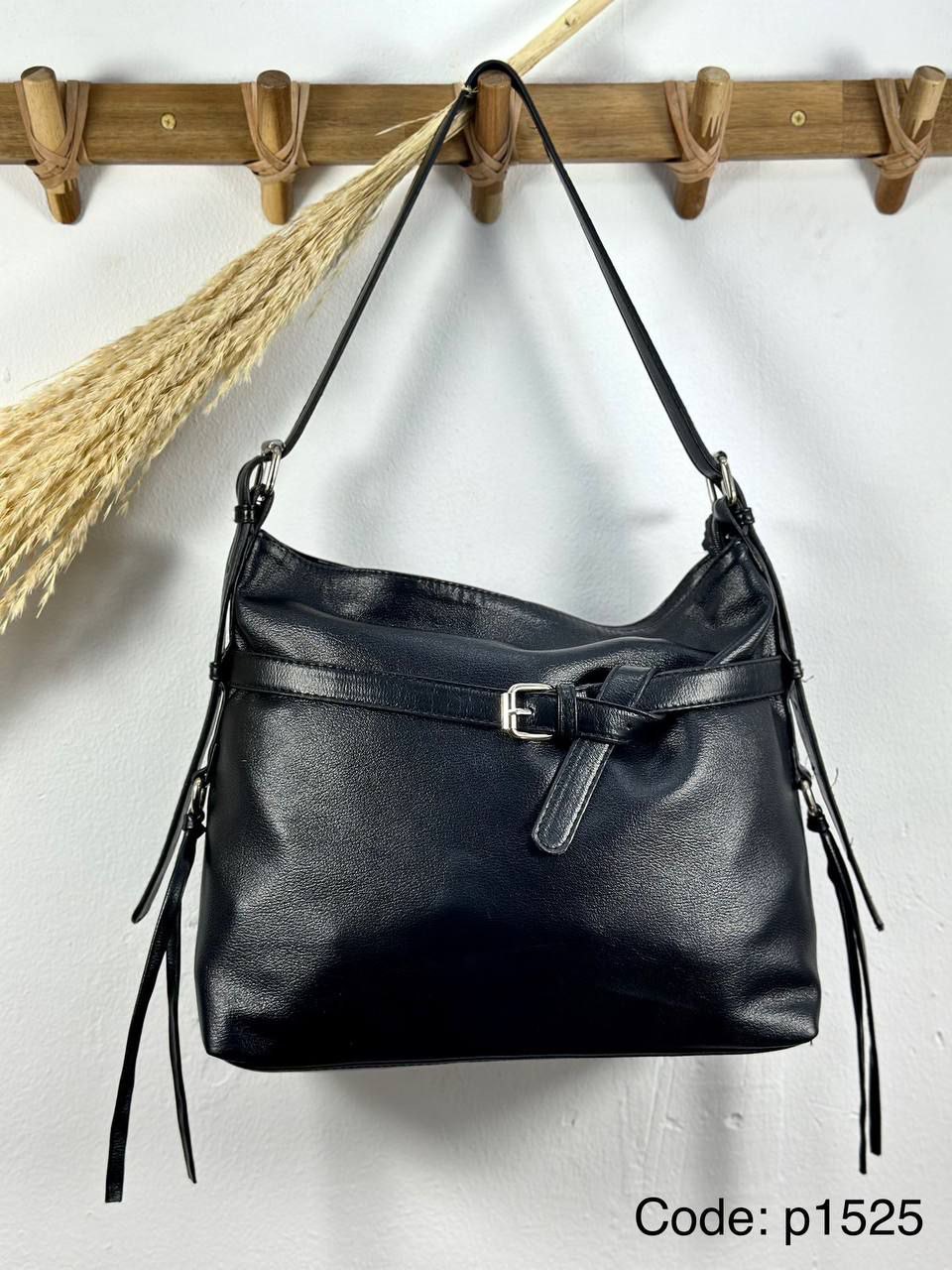 /public/uploads/photos/shares/Suzy bags/IMG_4349.jpeg